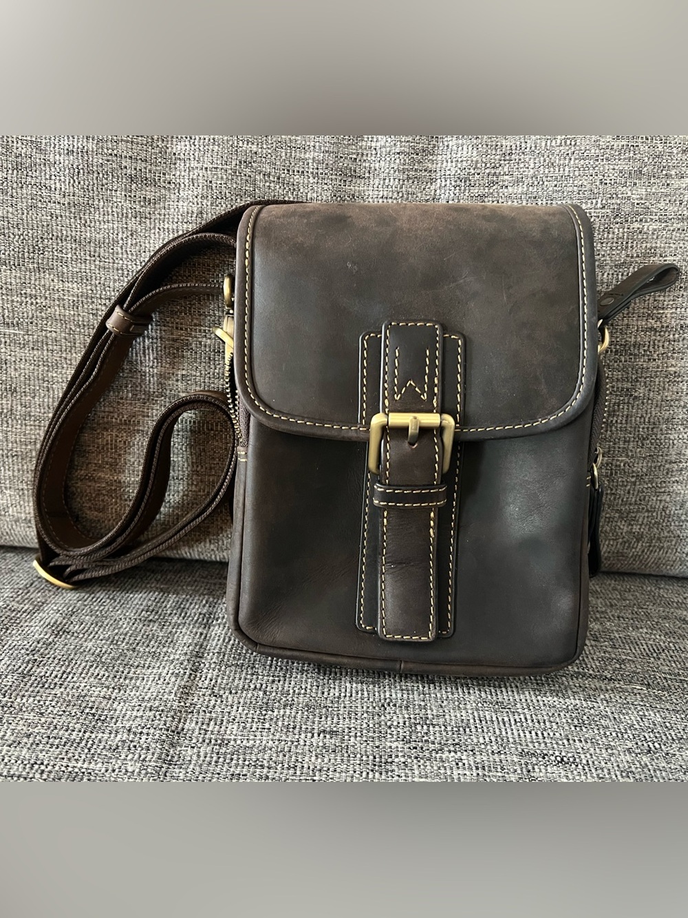Visconti Brown 100% genuine Leather Crossbody messenger Bag for Men or Women